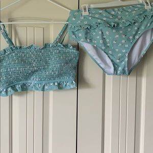 High waisted bathing suit, with ruffle top.